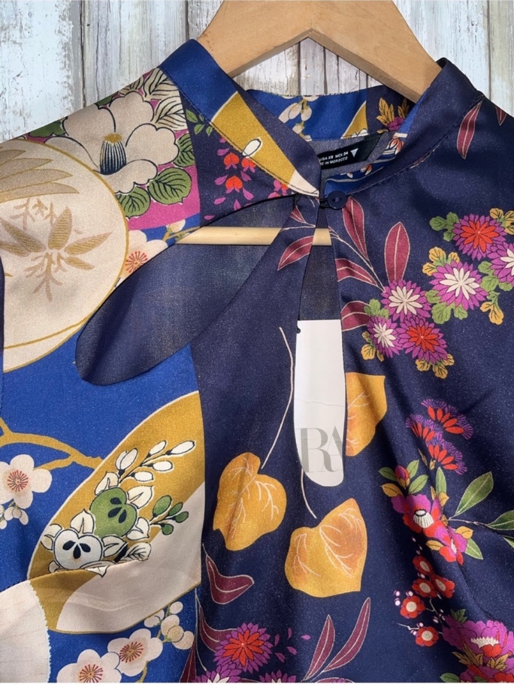 Zara Satin Floral Scarf Print Keyhole Crop Top NWT XS Y2K Retro Chic - Picture 5 of 7